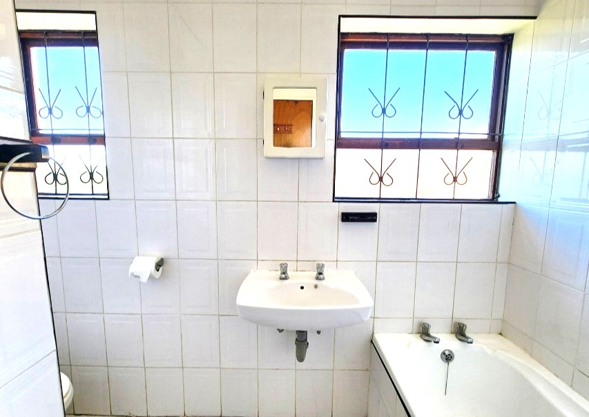 2 Bedroom Property for Sale in Scheepershoogte Eastern Cape